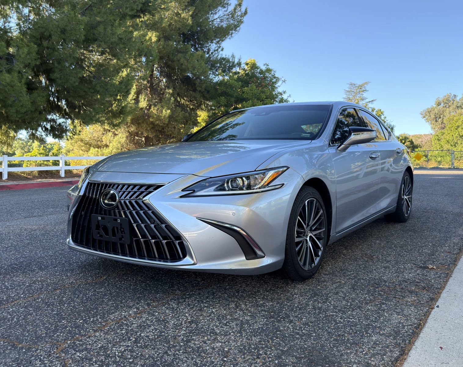 Used 2024 Lexus ES 300h w/ Premium Package FWD image 9