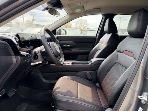 New 2026 Nissan Kicks SR w/ Cold Weather Package FWD image 16