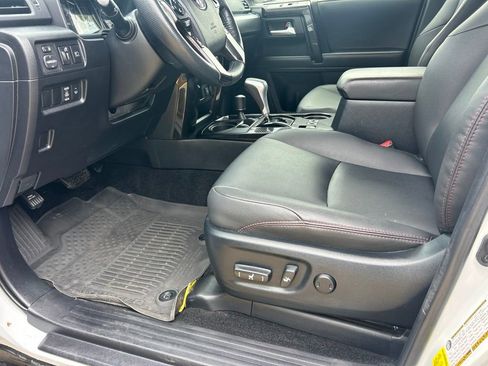 Used 2024 Toyota 4Runner TRD Off-Road Premium w/ Moonroof Package AWD/4WD image 9