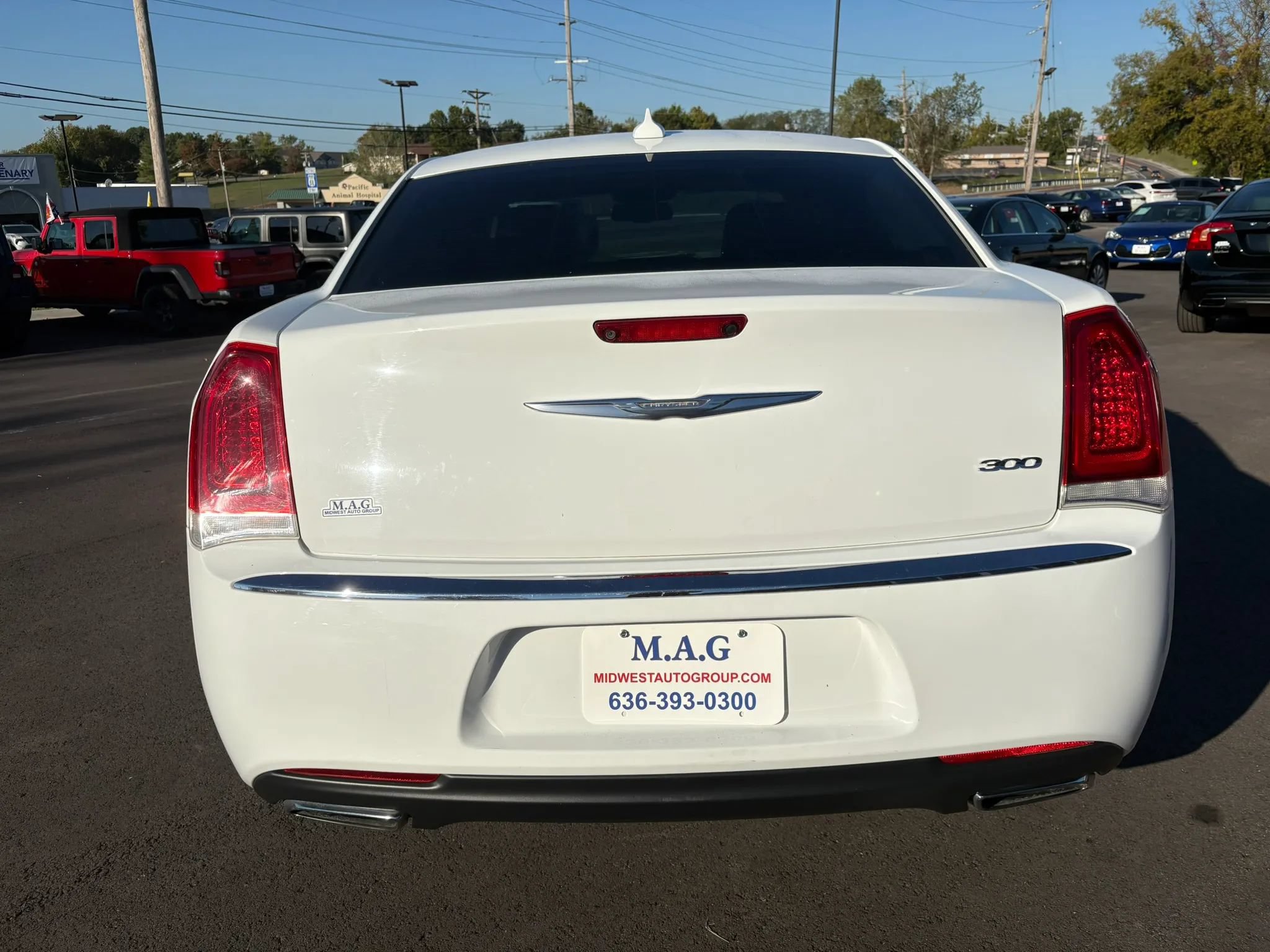 Used 2016 Chrysler 300 Limited RWD image 5