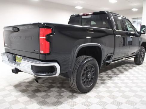 Used 2024 Chevrolet Silverado 2500 LTZ w/ LTZ Convenience Package image 12