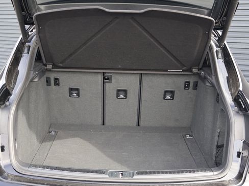 Certified 2024 Porsche Macan GTS image 25