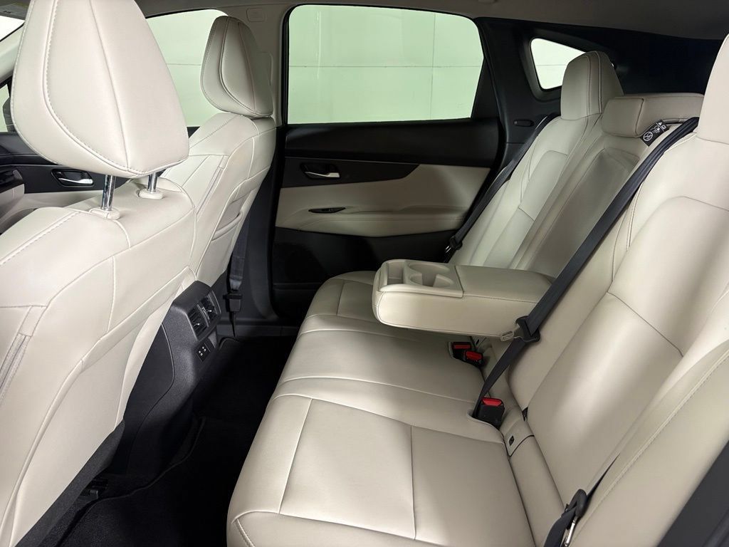 Certified 2025 Nissan Murano SV AWD/4WD image 37