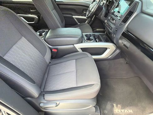 Used 2023 Nissan Titan SV w/ SV Convenience Package RWD image 13