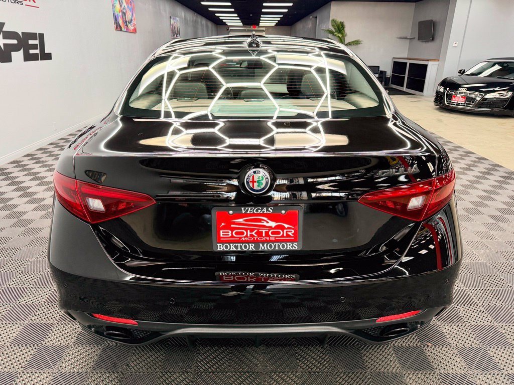 Used 2020 Alfa Romeo Giulia w/ Quick Order Package 22K Sport RWD image 13