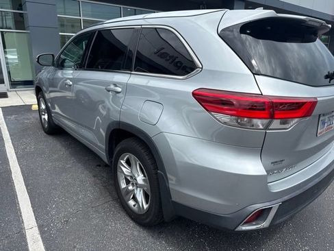 Used 2019 Toyota Highlander Limited FWD image 8