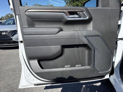 Used 2025 GMC Sierra 1500 SLT AWD/4WD image 13