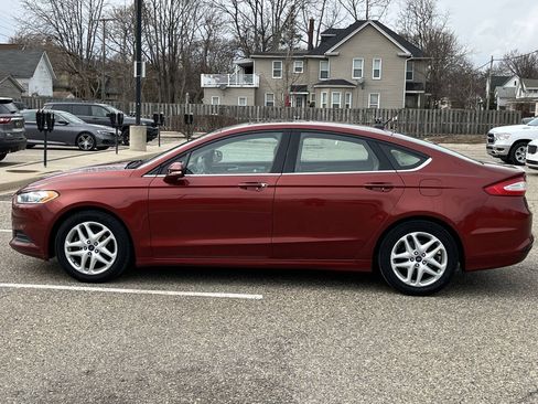 Used 2014 Ford Fusion SE FWD image 11