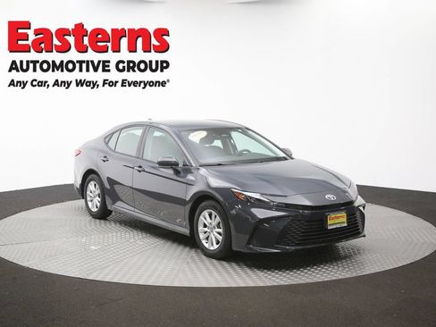 Used 2025 Toyota Camry LE FWD image 47