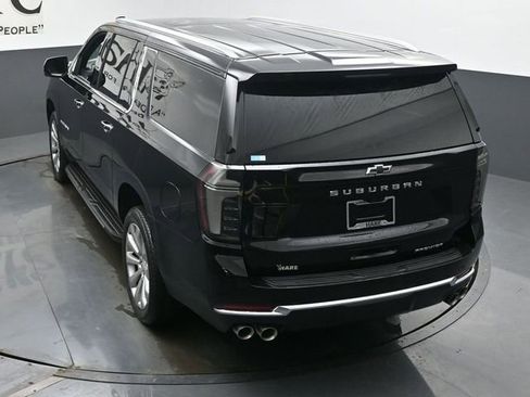 New 2026 Chevrolet Suburban Premier image 36