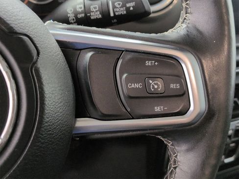 Certified 2019 Jeep Wrangler Unlimited Sahara image 25