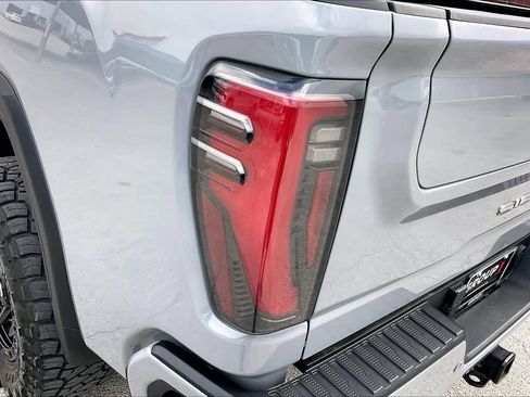 Used 2025 GMC Sierra 2500 AT4 w/ AT4 Premium Plus Package AWD/4WD image 29
