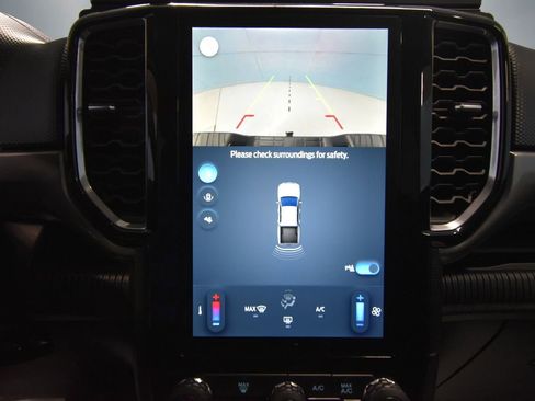 Used 2024 Ford Ranger XLT w/ Trailer Tow Package image 16