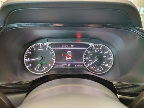 Used 2025 Nissan Pathfinder SV AWD/4WD image 25