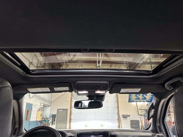 Used 2022 Nissan Frontier PRO-4X AWD/4WD image 3