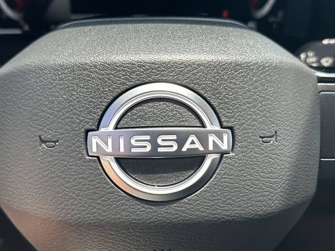 Used 2025 Nissan Rogue SL w/ SL Premium Package FWD image 21