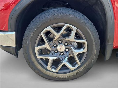 Used 2023 GMC Sierra 1500 SLT AWD/4WD image 30