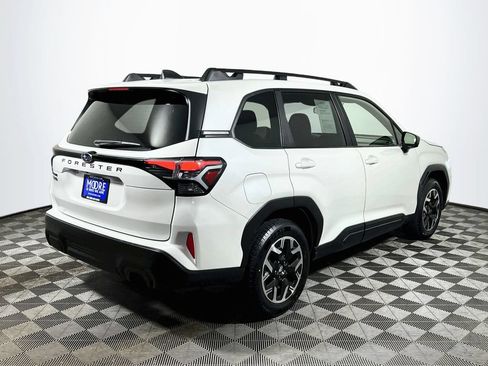 Used 2025 Subaru Forester Premium AWD/4WD image 7