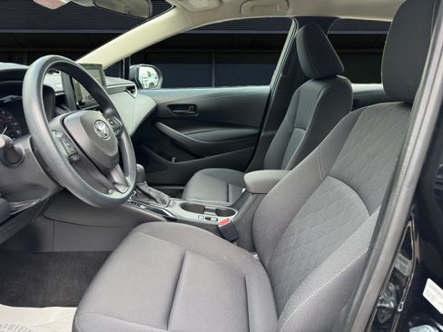 Used 2024 Toyota Corolla LE FWD image 2
