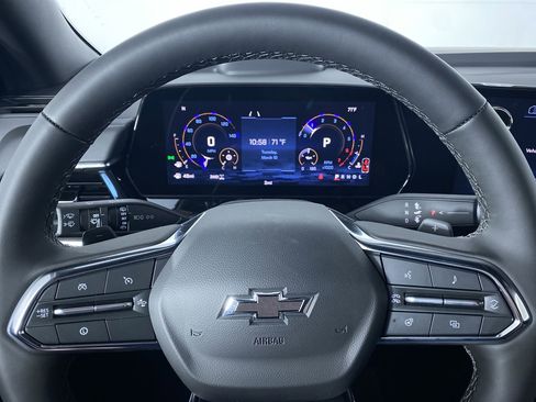 New 2026 Chevrolet Suburban Z71 w/ Comfort Package image 3