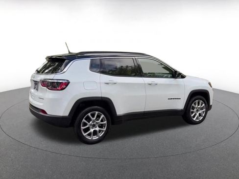 Used 2025 Jeep Compass Limited AWD/4WD image 15