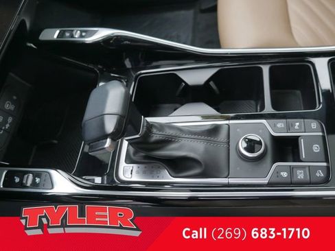 Used 2025 Kia Sorento SX Prestige w/ Olive Brown Leather Package image 42