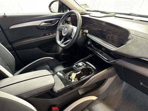 Used 2025 Buick Envision Sport Touring image 29
