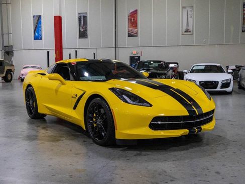 Used 2015 Chevrolet Corvette Stingray Coupe w/ 3LT Preferred Equipment Group RWD image 8