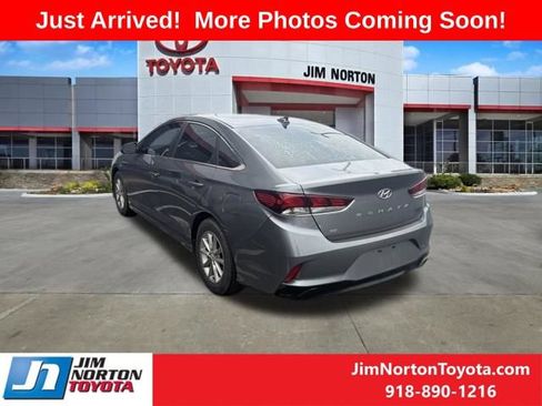 Used 2018 Hyundai Sonata SE w/ Cargo Package FWD image 4