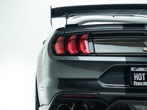 Used 2020 Ford Mustang Shelby GT500 w/ Carbon Fiber Track Pack RWD image 18