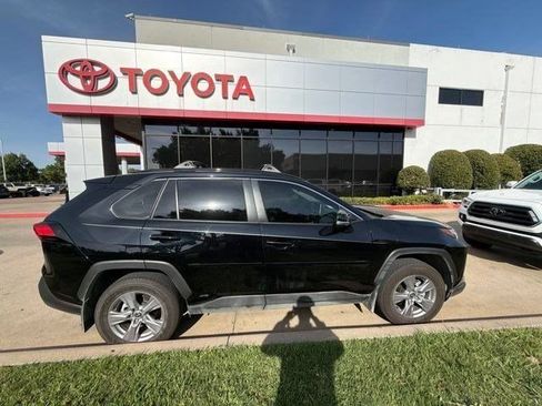 Certified 2025 Toyota RAV4 XLE w/ Convenience Package AWD/4WD image 4