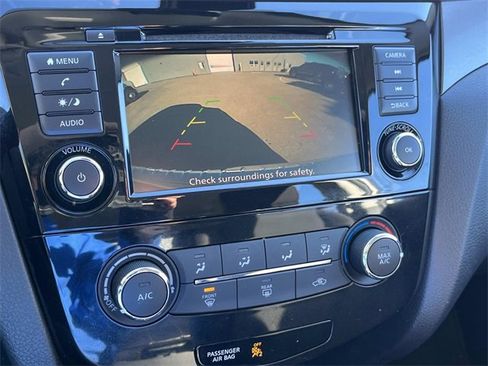 Used 2020 Nissan Rogue Sport S image 34