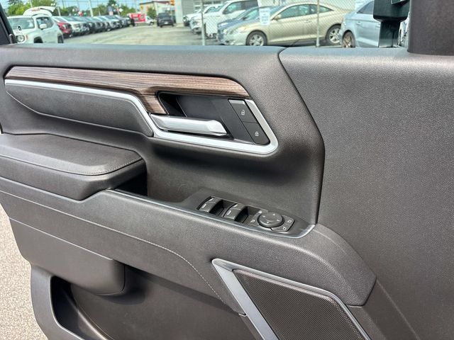 Used 2025 Chevrolet Silverado 2500 LT w/ Safety Package AWD/4WD image 23