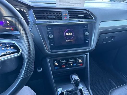Certified 2022 Volkswagen Tiguan SE R-Line image 23