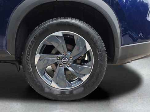 Used 2024 Nissan Rogue SV AWD/4WD image 41