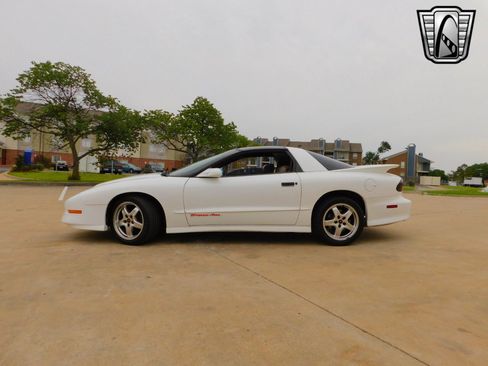 Used 1996 Pontiac Firebird Coupe image 3