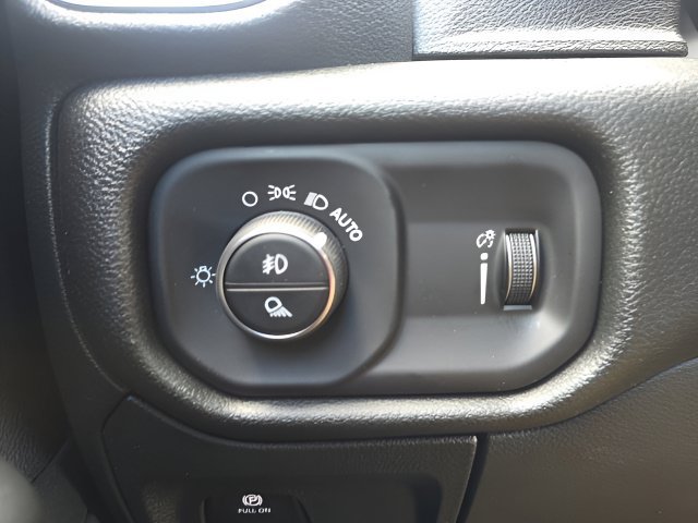 New 2026 RAM 1500 Express AWD/4WD image 11
