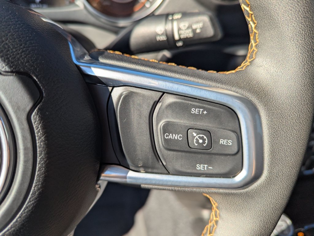 Used 2023 Jeep Gladiator Overland AWD/4WD image 23