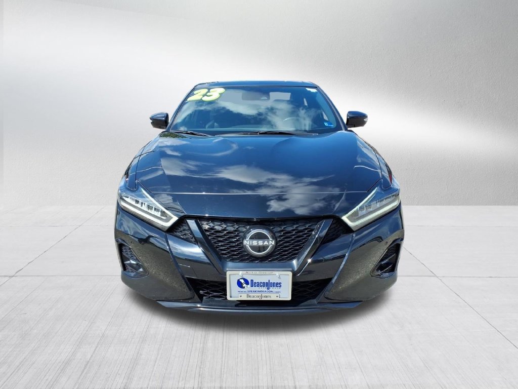 Used 2023 Nissan Maxima SR w/ Sport Mat Group FWD image 9