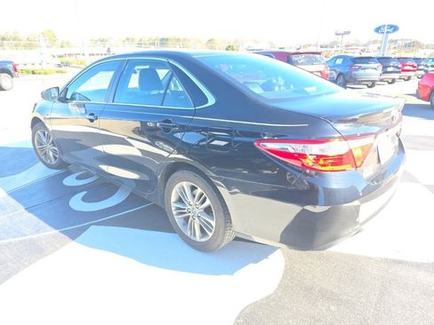 Used 2017 Toyota Camry SE image 9