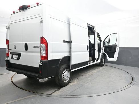 Used 2024 RAM ProMaster 2500 w/ Convenience Group FWD image 42