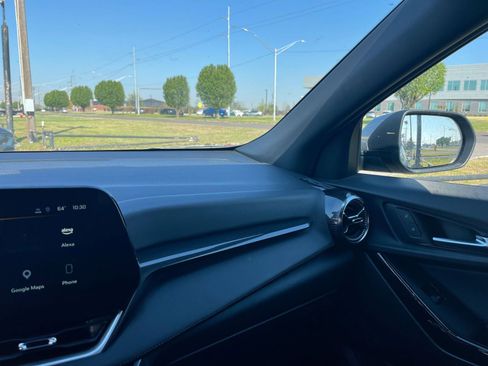 Used 2025 Chevrolet Equinox LT image 36