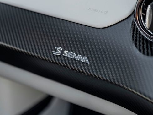 Used 2019 McLaren Senna RWD image 34