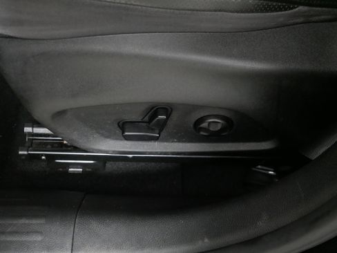 Used 2015 Jeep Renegade Limited image 20