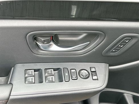 Used 2025 Honda Pilot Black Edition image 18