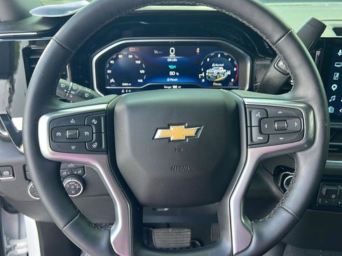 Used 2025 Chevrolet Silverado 2500 LT w/ Convenience Package image 20