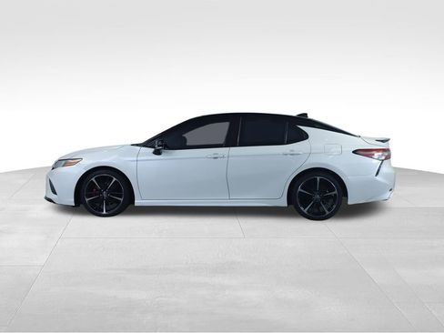Used 2019 Toyota Camry XSE FWD image 8