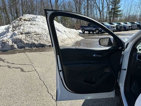 Used 2024 Chevrolet Equinox LT image 25