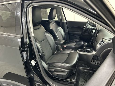 Used 2019 Jeep Compass Latitude w/ Popular Equipment Group AWD/4WD image 22