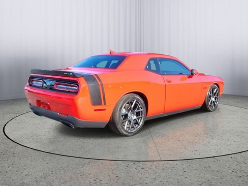 Used 2016 Dodge Challenger R/T Scat Pack w/ Leather Interior Group image 2